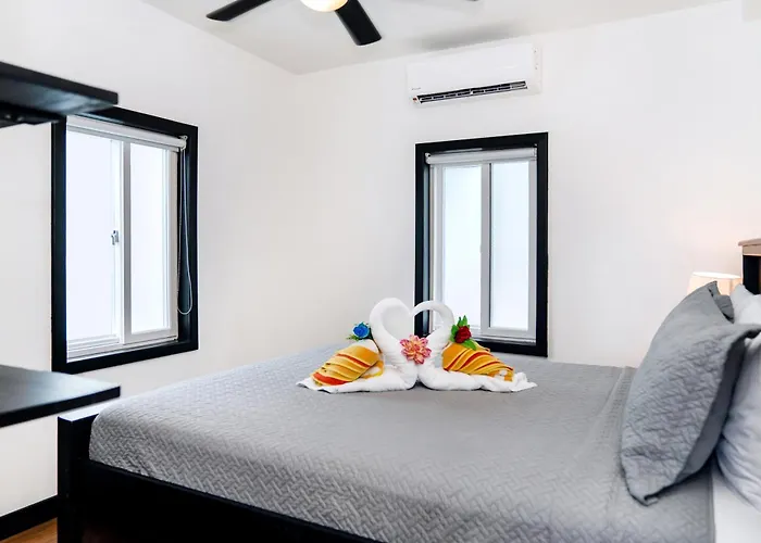 Aqua Vista Beachfront By Floreo * San Pedro (Ambergris Caye)