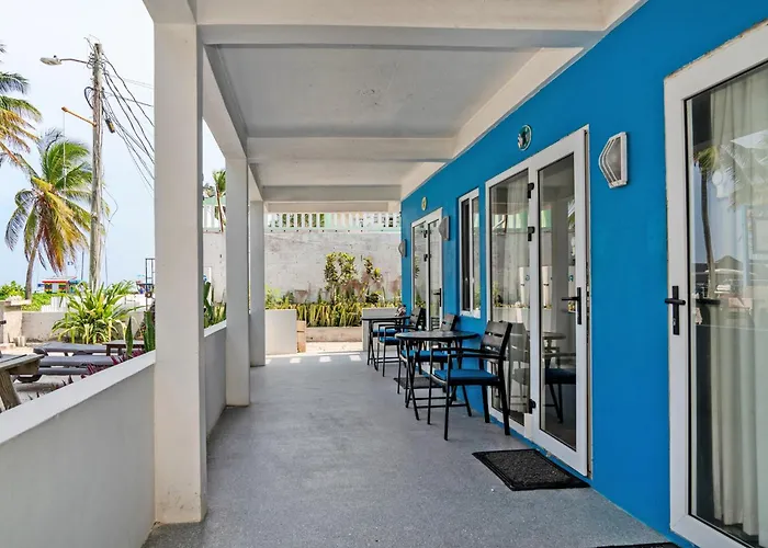 Aqua Vista Beachfront By Floreo