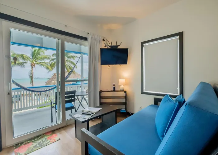 Aqua Vista Beachfront By Floreo * San Pedro (Ambergris Caye)