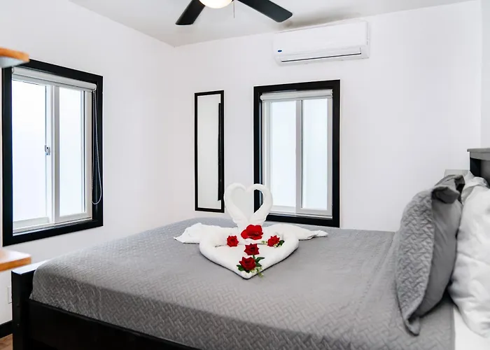 Aqua Vista Beachfront By Floreo * San Pedro (Ambergris Caye)