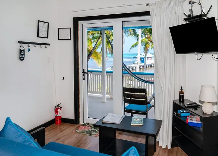 Aqua Vista Beachfront By Floreo * San Pedro (Ambergris Caye)
